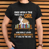 There Was A Girl Loved Book And Bulldogs Gift Dog Book Lovers T-Shirt - Dreameris